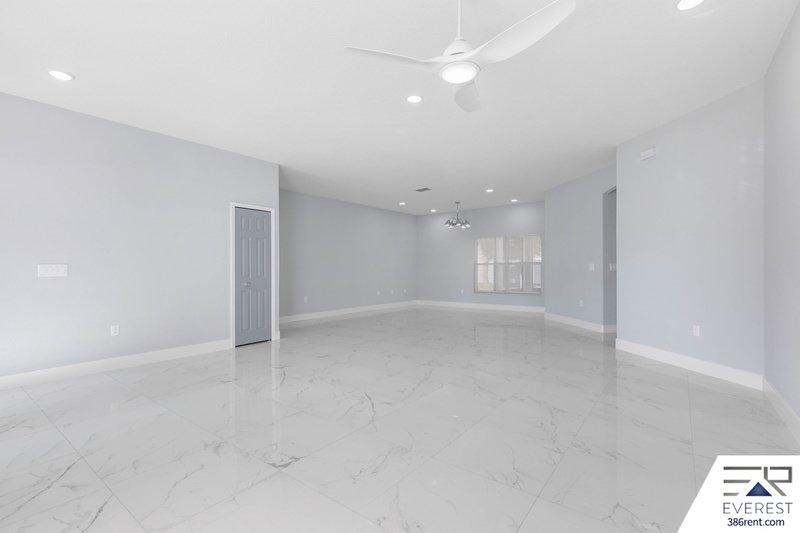 FULLY FENCED, CUSTOM BUILT 3/2/2 IN DESIRABLE INDIAN TRAILS property image