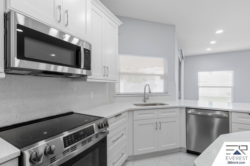 FULLY FENCED, CUSTOM BUILT 3/2/2 IN DESIRABLE INDIAN TRAILS property image