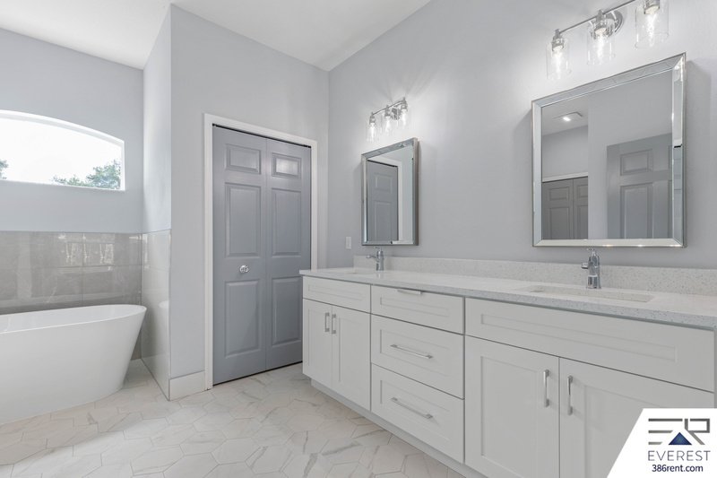 FULLY FENCED, CUSTOM BUILT 3/2/2 IN DESIRABLE INDIAN TRAILS property image