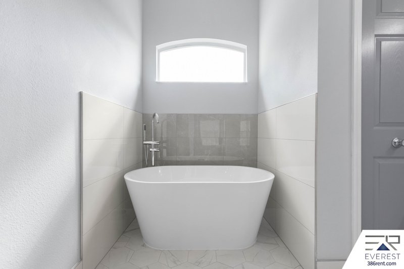 FULLY FENCED, CUSTOM BUILT 3/2/2 IN DESIRABLE INDIAN TRAILS property image