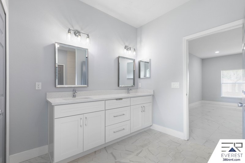 FULLY FENCED, CUSTOM BUILT 3/2/2 IN DESIRABLE INDIAN TRAILS property image