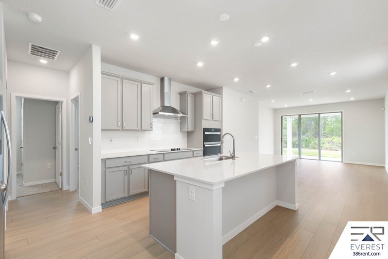 BRAND NEW 3/2/2 IN SEMINOLE PALMS COMMUNITY property image