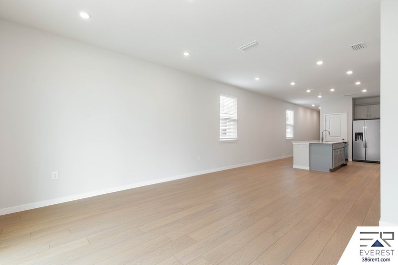 BRAND NEW 3/2/2 IN SEMINOLE PALMS COMMUNITY property image