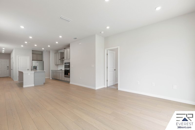 BRAND NEW 3/2/2 IN SEMINOLE PALMS COMMUNITY property image