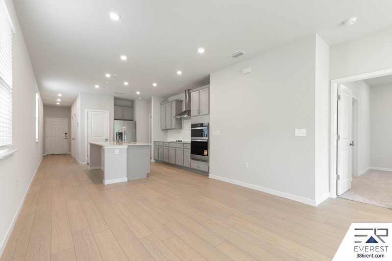 BRAND NEW 3/2/2 IN SEMINOLE PALMS COMMUNITY property image