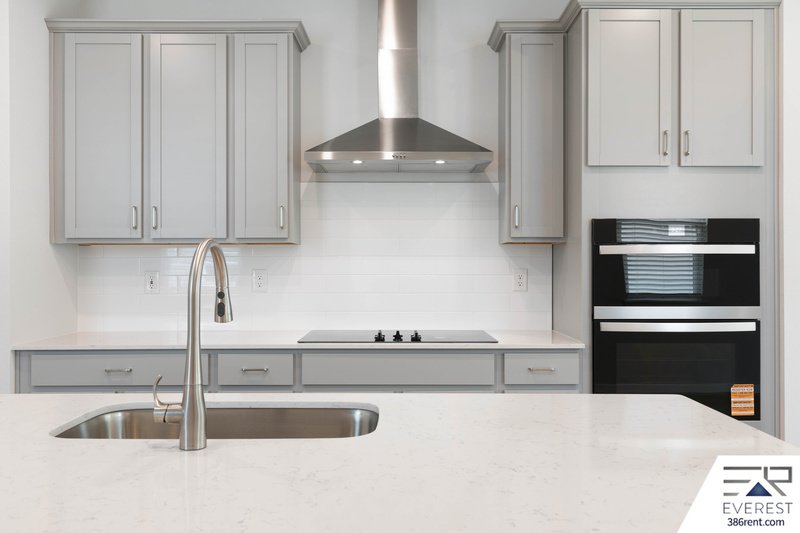 BRAND NEW 3/2/2 IN SEMINOLE PALMS COMMUNITY property image