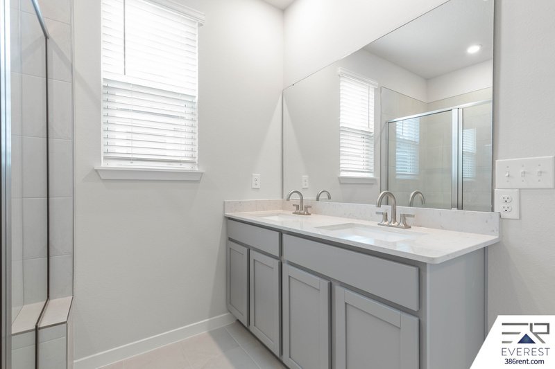 BRAND NEW 3/2/2 IN SEMINOLE PALMS COMMUNITY property image