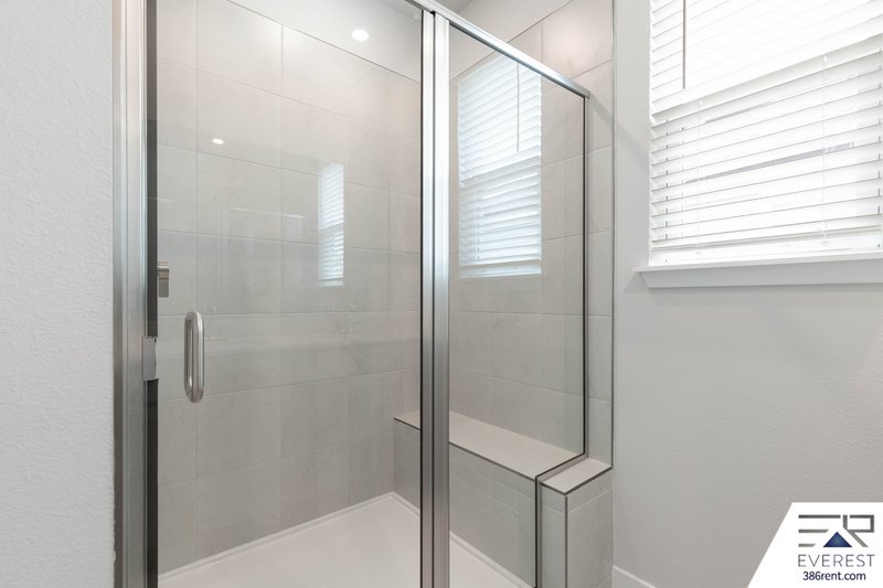 BRAND NEW 3/2/2 IN SEMINOLE PALMS COMMUNITY property image