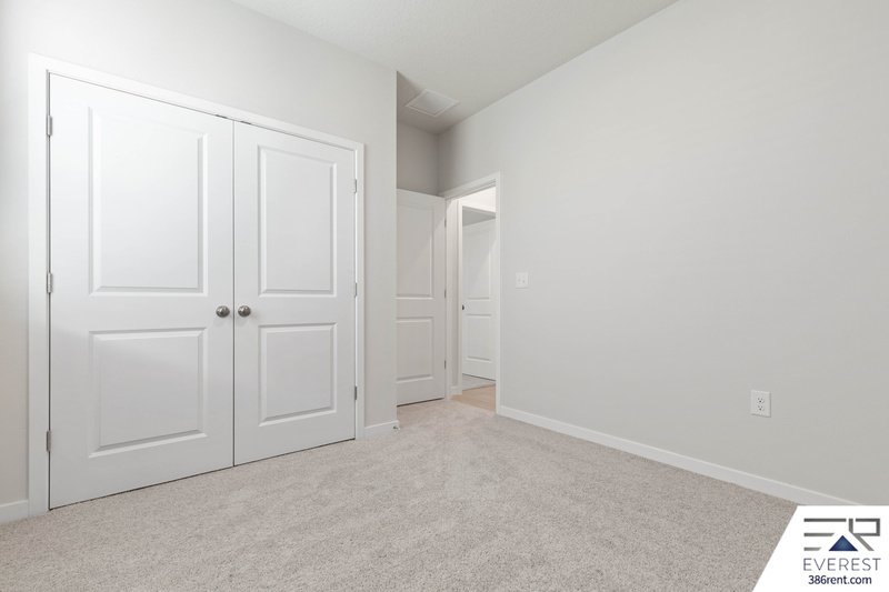 BRAND NEW 3/2/2 IN SEMINOLE PALMS COMMUNITY property image