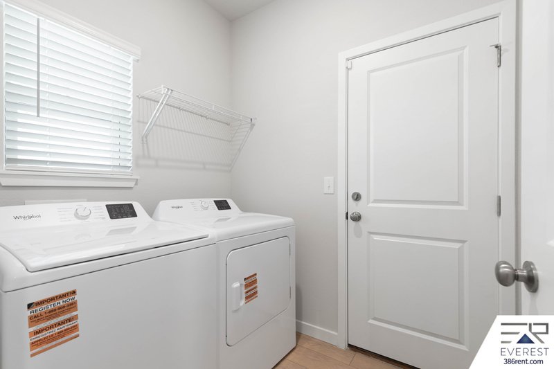 BRAND NEW 3/2/2 IN SEMINOLE PALMS COMMUNITY property image