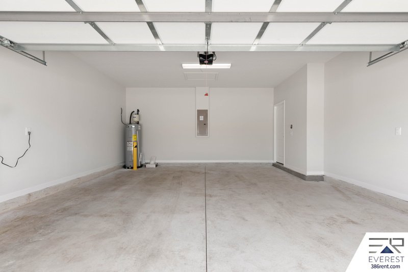 BRAND NEW 3/2/2 IN SEMINOLE PALMS COMMUNITY property image