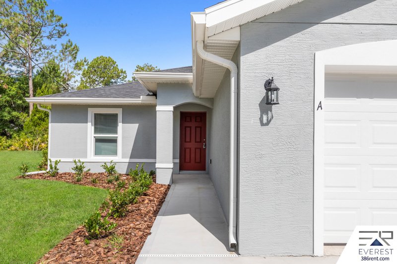 LIKE NEW 3/2/1 TOWNHOUSE ON A CUL DE SAC IN BEAUTIFUL SEMINOLE WOODS property image