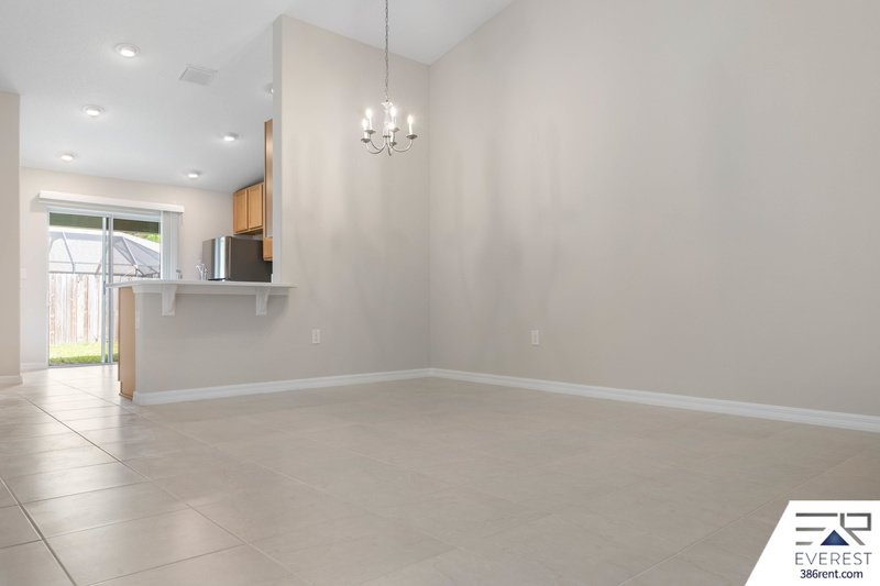 LIKE NEW 3/2/1 TOWNHOUSE ON A CUL DE SAC IN BEAUTIFUL SEMINOLE WOODS property image