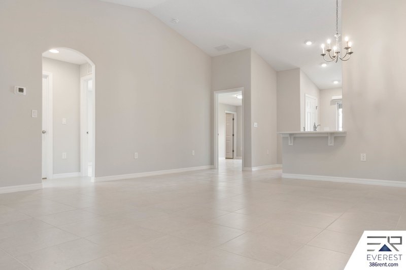 LIKE NEW 3/2/1 TOWNHOUSE ON A CUL DE SAC IN BEAUTIFUL SEMINOLE WOODS property image