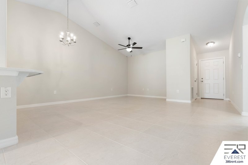 LIKE NEW 3/2/1 TOWNHOUSE ON A CUL DE SAC IN BEAUTIFUL SEMINOLE WOODS property image