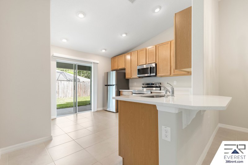 LIKE NEW 3/2/1 TOWNHOUSE ON A CUL DE SAC IN BEAUTIFUL SEMINOLE WOODS property image