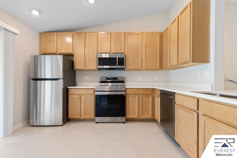 LIKE NEW 3/2/1 TOWNHOUSE ON A CUL DE SAC IN BEAUTIFUL SEMINOLE WOODS property image