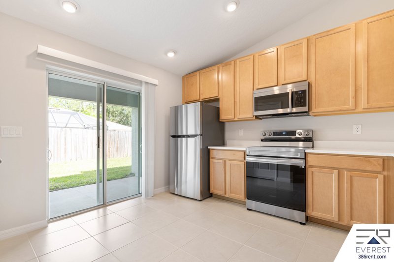 LIKE NEW 3/2/1 TOWNHOUSE ON A CUL DE SAC IN BEAUTIFUL SEMINOLE WOODS property image