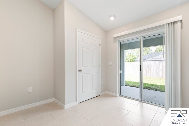 LIKE NEW 3/2/1 TOWNHOUSE ON A CUL DE SAC IN BEAUTIFUL SEMINOLE WOODS property image