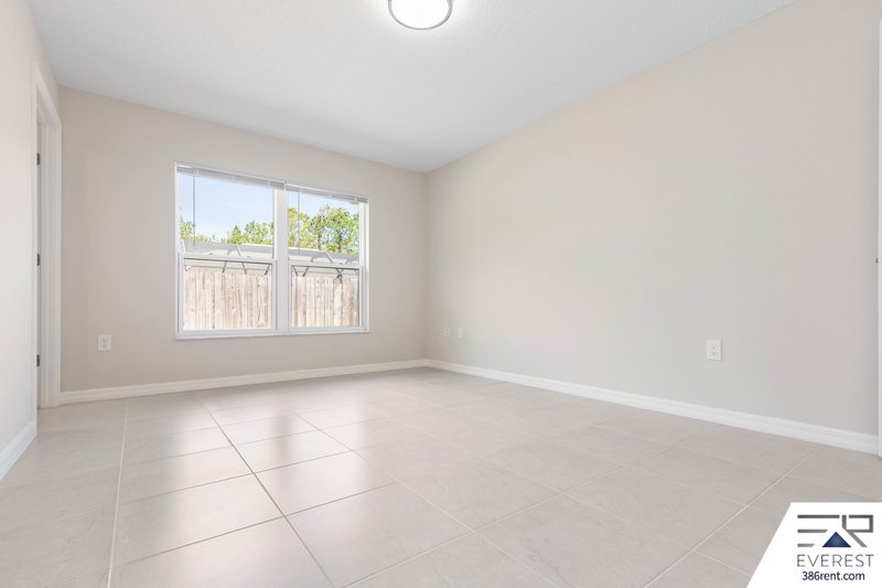 LIKE NEW 3/2/1 TOWNHOUSE ON A CUL DE SAC IN BEAUTIFUL SEMINOLE WOODS property image