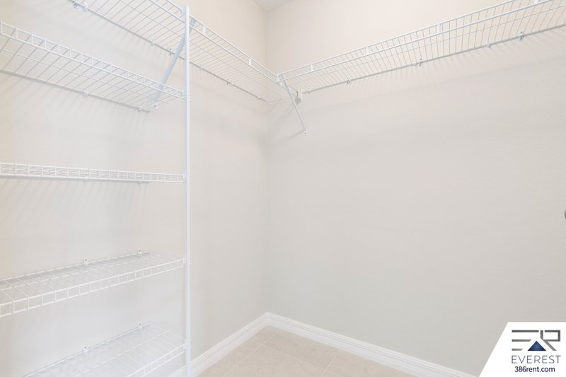 LIKE NEW 3/2/1 TOWNHOUSE ON A CUL DE SAC IN BEAUTIFUL SEMINOLE WOODS property image