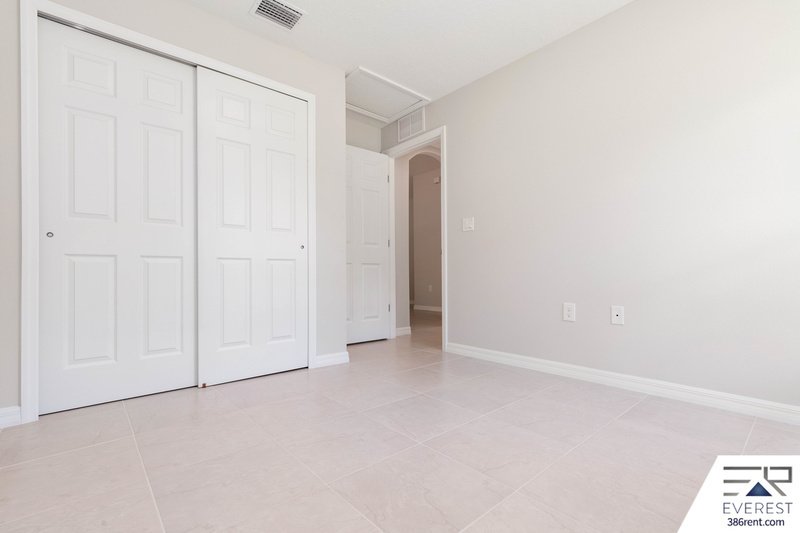 LIKE NEW 3/2/1 TOWNHOUSE ON A CUL DE SAC IN BEAUTIFUL SEMINOLE WOODS property image