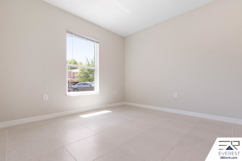 LIKE NEW 3/2/1 TOWNHOUSE ON A CUL DE SAC IN BEAUTIFUL SEMINOLE WOODS property image