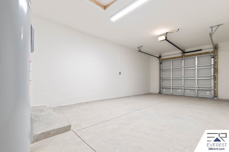 LIKE NEW 3/2/1 TOWNHOUSE ON A CUL DE SAC IN BEAUTIFUL SEMINOLE WOODS property image