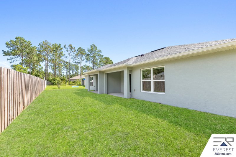 LIKE NEW 3/2/1 TOWNHOUSE ON A CUL DE SAC IN BEAUTIFUL SEMINOLE WOODS property image