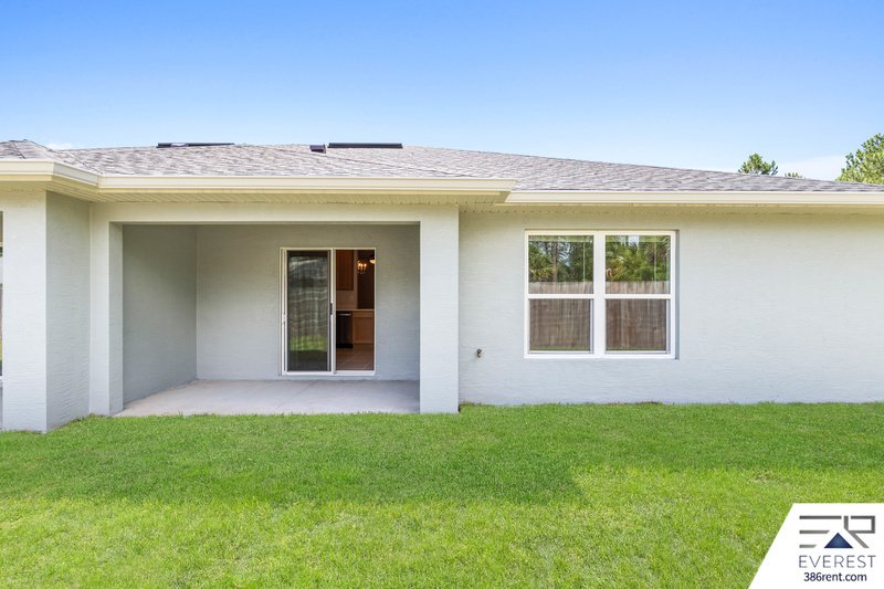 LIKE NEW 3/2/1 TOWNHOUSE ON A CUL DE SAC IN BEAUTIFUL SEMINOLE WOODS property image