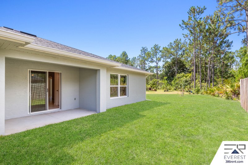 LIKE NEW 3/2/1 TOWNHOUSE ON A CUL DE SAC IN BEAUTIFUL SEMINOLE WOODS property image