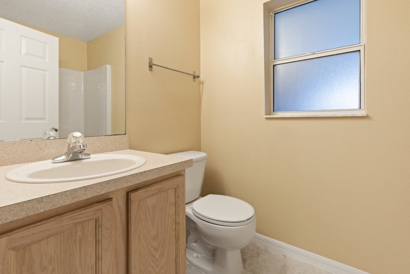 SPACIOUS, LIKE NEW 4/2/2 IN POPULAR PINE GROVE property image