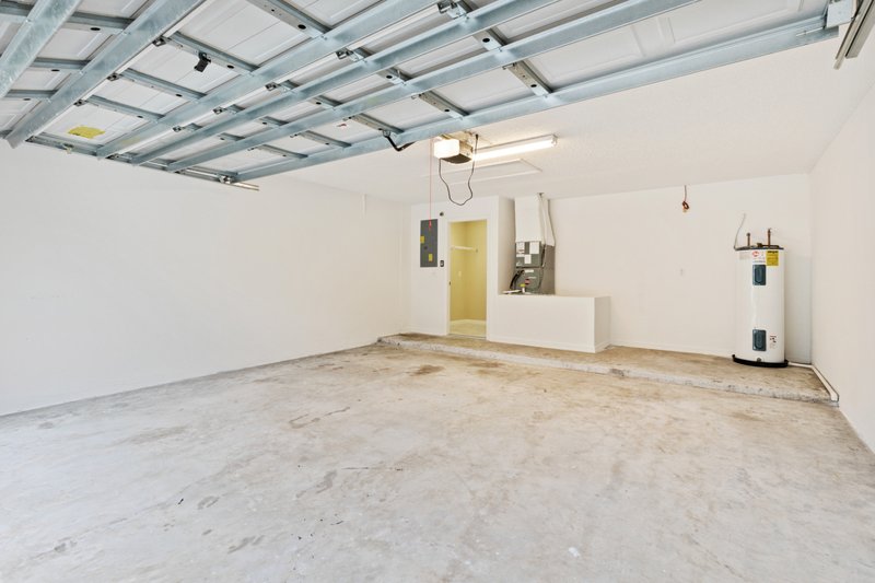 SPACIOUS, LIKE NEW 4/2/2 IN POPULAR PINE GROVE property image
