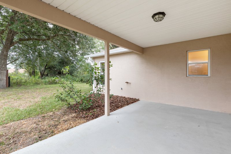 SPACIOUS, LIKE NEW 4/2/2 IN POPULAR PINE GROVE property image