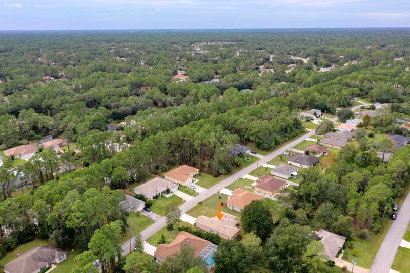 SPACIOUS, LIKE NEW 4/2/2 IN POPULAR PINE GROVE property image