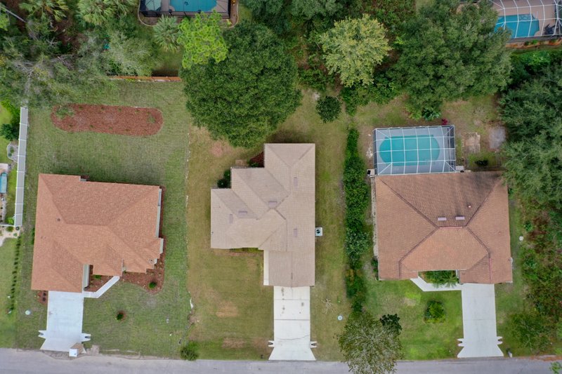 SPACIOUS, LIKE NEW 4/2/2 IN POPULAR PINE GROVE property image