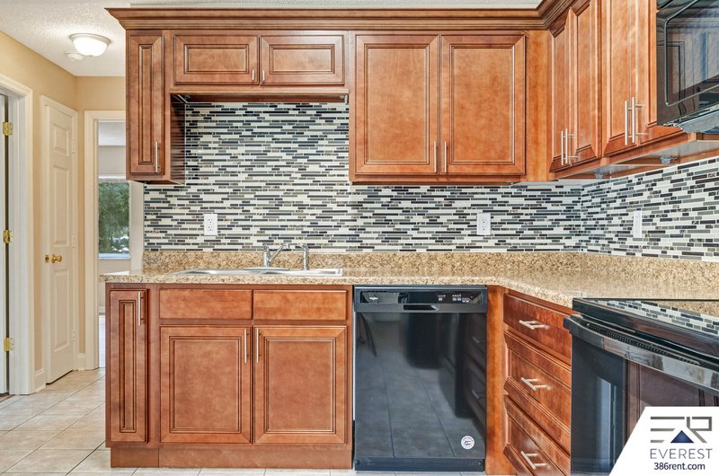 SPACIOUS 2/2/2 TOWNHOUSE IN DESIRED INDIAN TRAILS property image