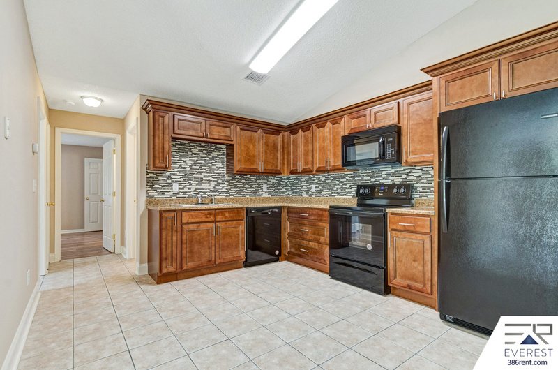 SPACIOUS 2/2/2 TOWNHOUSE IN DESIRED INDIAN TRAILS property image