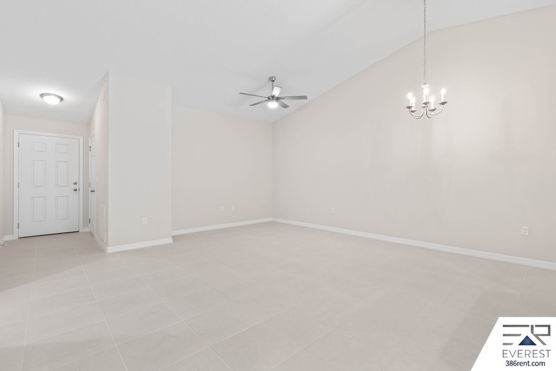 FULLY FENCED, LIKE NEW 3/2/1 TOWNHOUSE ON A CUL DE SAC IN BEAUTIFUL SEMINOLE WOODS property image