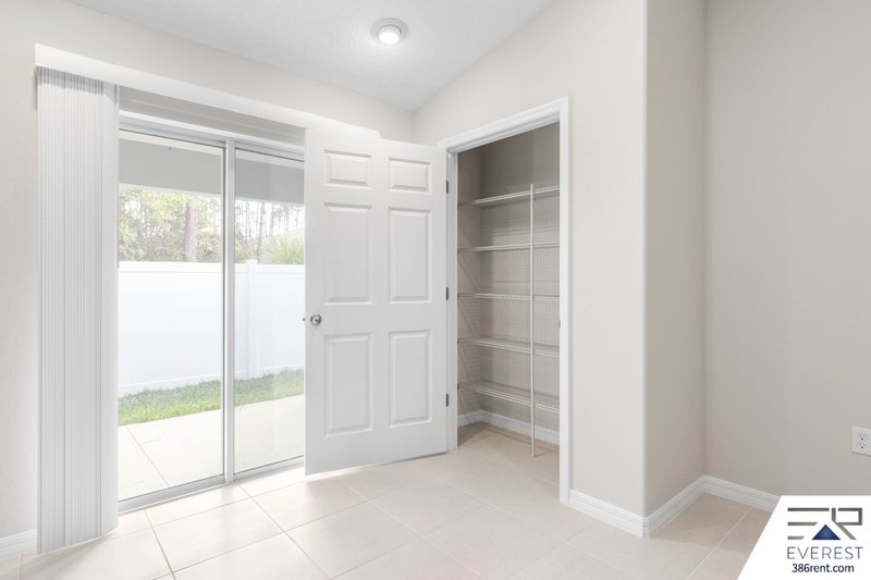 FULLY FENCED, LIKE NEW 3/2/1 TOWNHOUSE ON A CUL DE SAC IN BEAUTIFUL SEMINOLE WOODS property image
