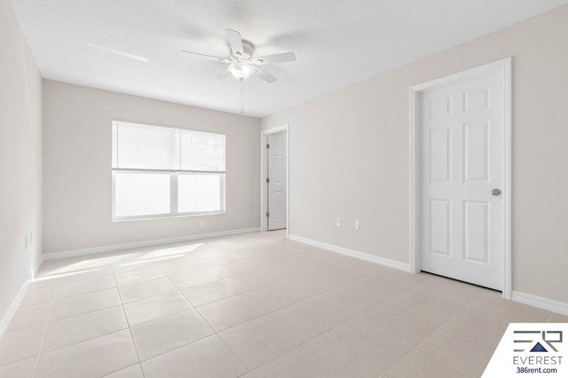 FULLY FENCED, LIKE NEW 3/2/1 TOWNHOUSE ON A CUL DE SAC IN BEAUTIFUL SEMINOLE WOODS property image