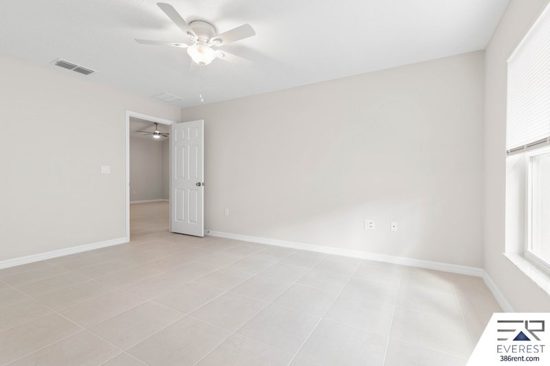 FULLY FENCED, LIKE NEW 3/2/1 TOWNHOUSE ON A CUL DE SAC IN BEAUTIFUL SEMINOLE WOODS property image