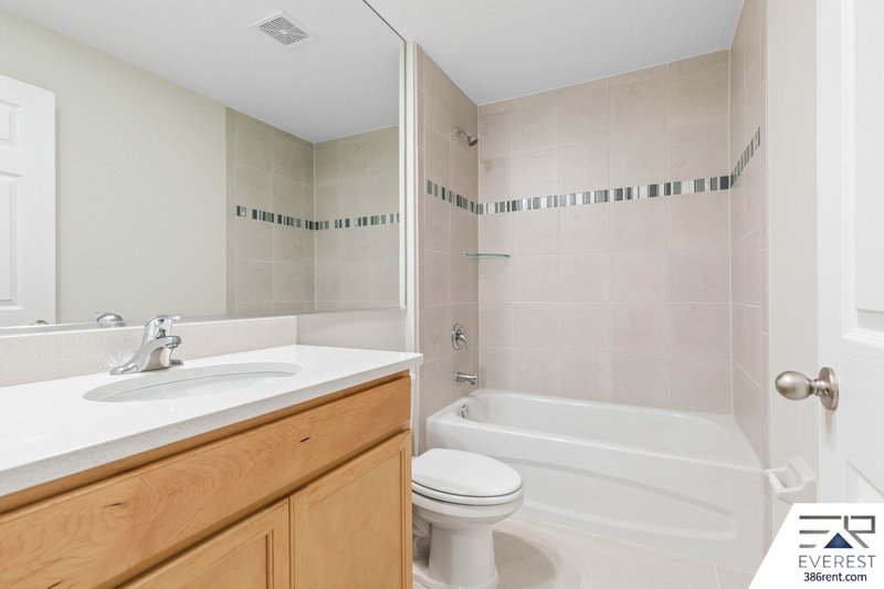 FULLY FENCED, LIKE NEW 3/2/1 TOWNHOUSE ON A CUL DE SAC IN BEAUTIFUL SEMINOLE WOODS property image