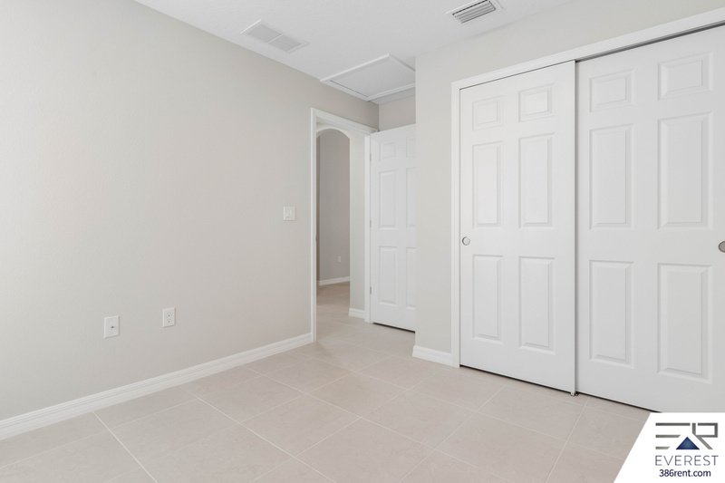 FULLY FENCED, LIKE NEW 3/2/1 TOWNHOUSE ON A CUL DE SAC IN BEAUTIFUL SEMINOLE WOODS property image