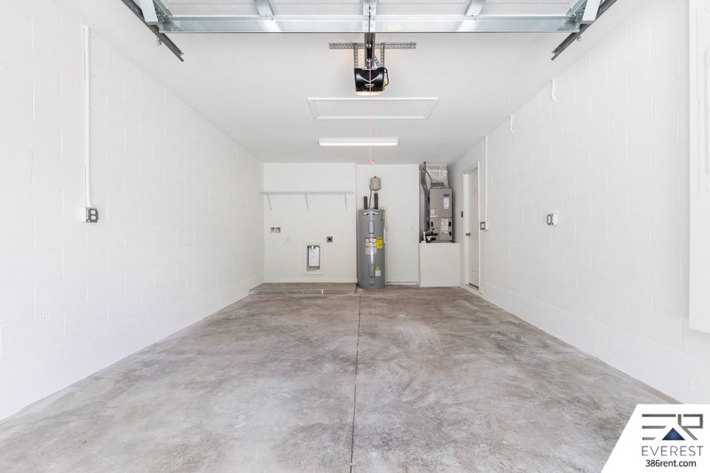 FULLY FENCED, LIKE NEW 3/2/1 TOWNHOUSE ON A CUL DE SAC IN BEAUTIFUL SEMINOLE WOODS property image