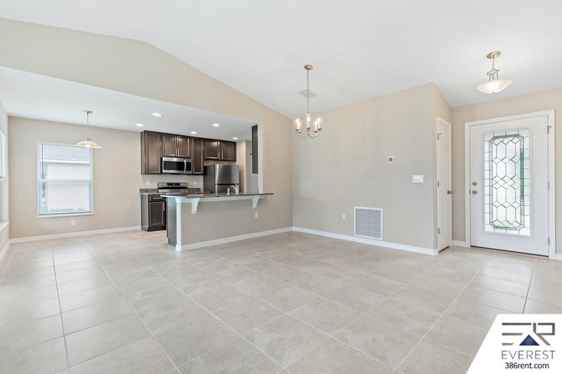 FULLY FENCED 3/2/2 IN DESIRABLE QUAIL HOLLOW property image