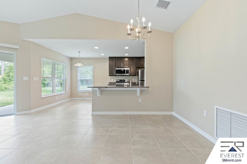 FULLY FENCED 3/2/2 IN DESIRABLE QUAIL HOLLOW property image