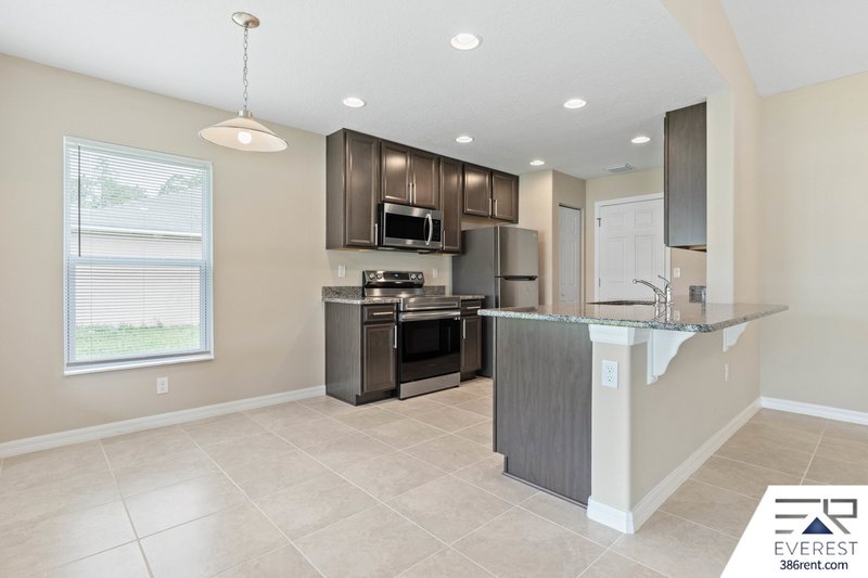 FULLY FENCED 3/2/2 IN DESIRABLE QUAIL HOLLOW property image