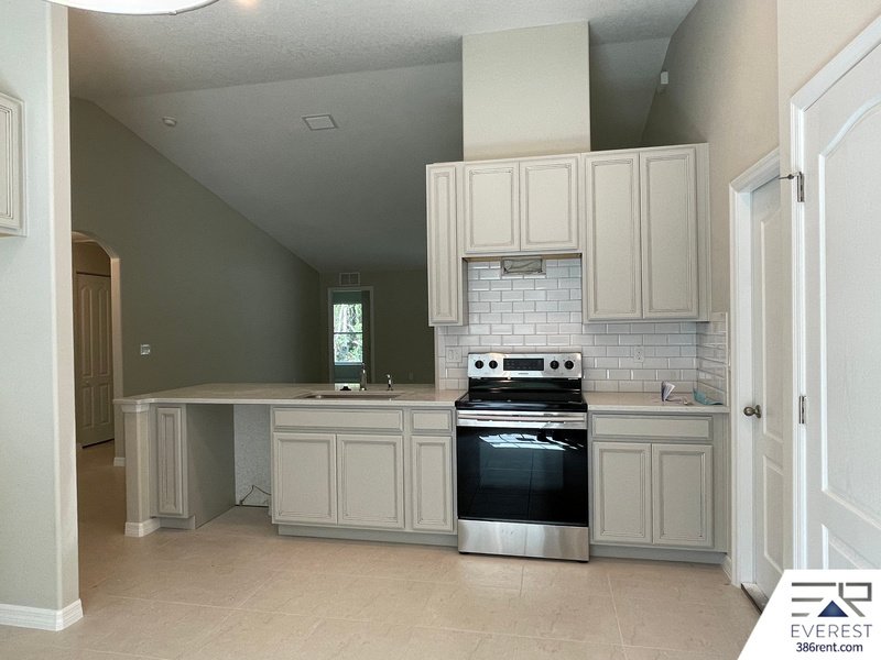 LIKE NEW 4/2/2 ON A CUL DE SAC IN BEAUTIFUL SEMINOLE WOODS property image
