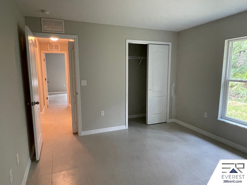 LIKE NEW 4/2/2 ON A CUL DE SAC IN BEAUTIFUL SEMINOLE WOODS property image